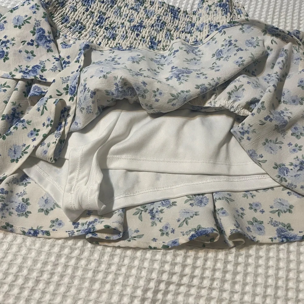 NWOT Altar’d State - Floral Blue and Cream Skirt - Picture 3 of 4